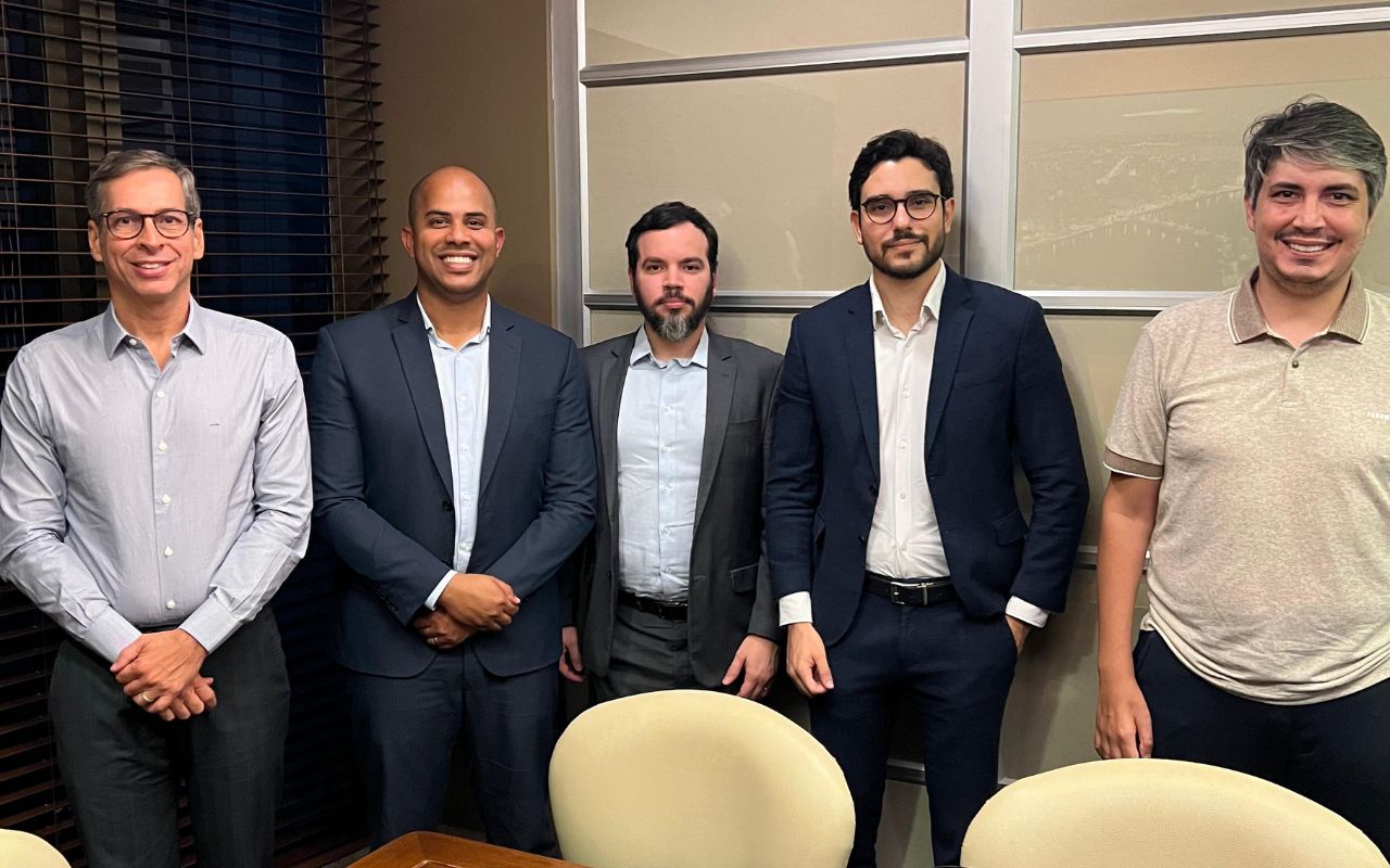 APERENOVÁVEIS cria comitê jurídico para fortalecer segurança regulatória do setor de energias renováveis